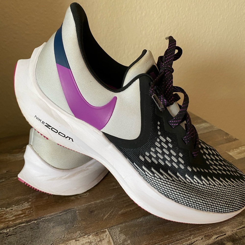 Nikes Zoom running sneakers